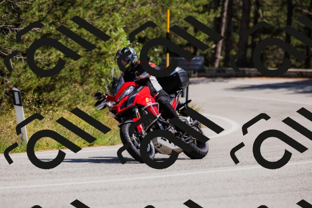 202509061414-_04A6820_c3