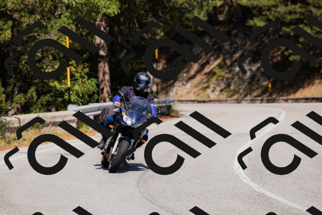 202509061415-_04A6843_c3