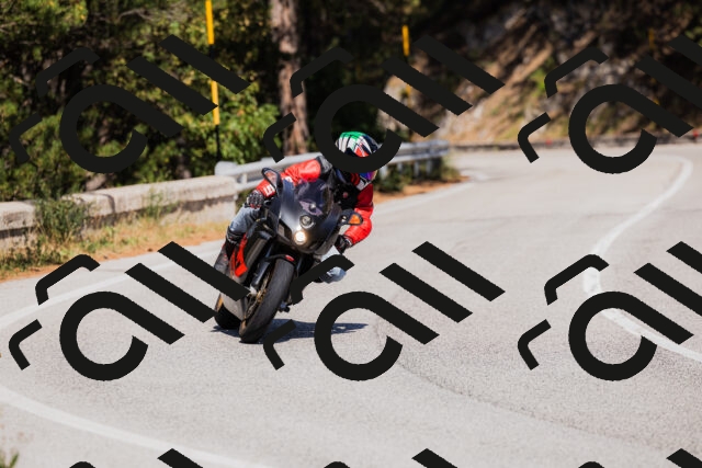 202509061416-_04A6856_c3