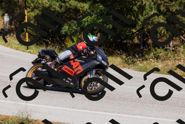 202509061416-_04A6859_c3