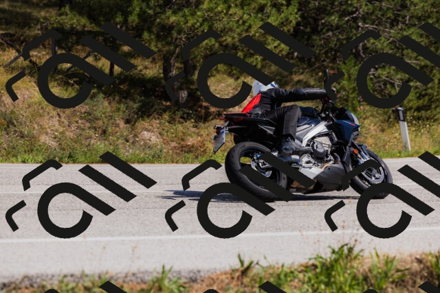 202509061423-_04A6956_c3