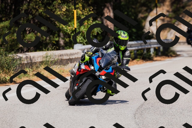 202509061432-_04A7015_c3