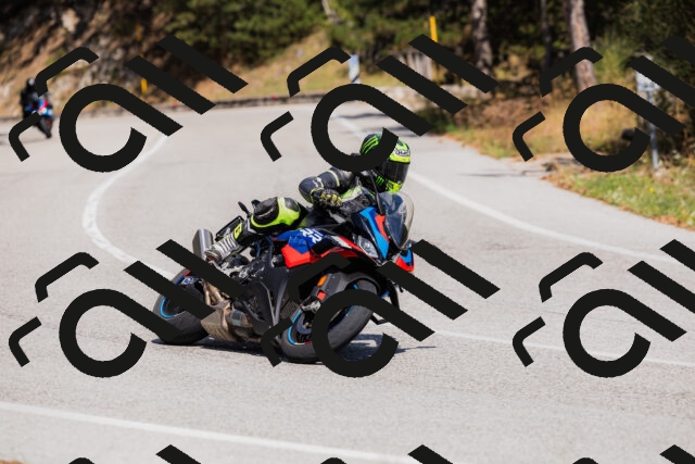 202509061432-_04A7017_c3