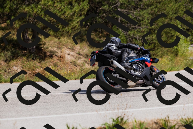 202509061432-_04A7026_c3