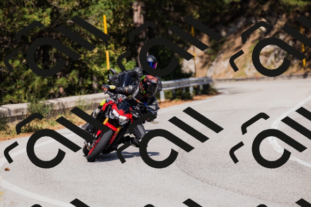 202509061432-_04A7030_c3