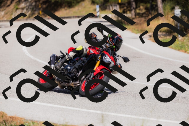 202509061432-_04A7032_c3