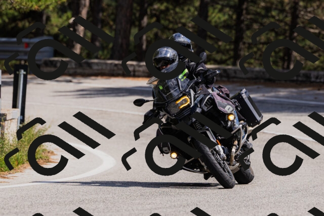 202509061437-_04A7140_c3