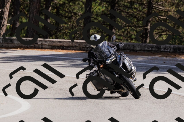 202509061439-_04A7162_c3