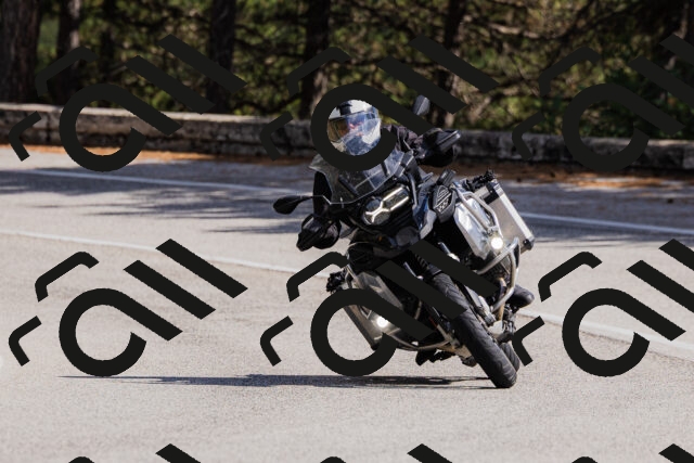 202509061439-_04A7164_c3