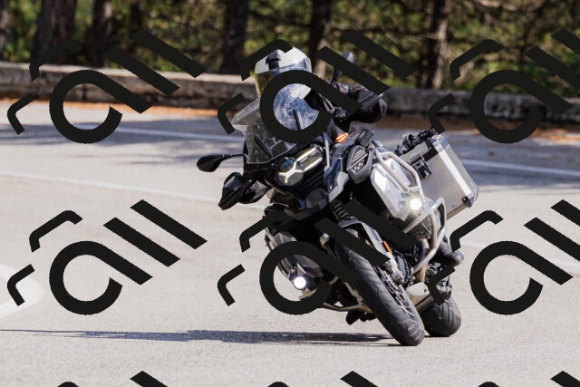 202509061439-_04A7165_c3