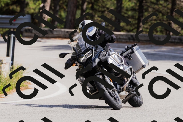 202509061439-_04A7166_c3