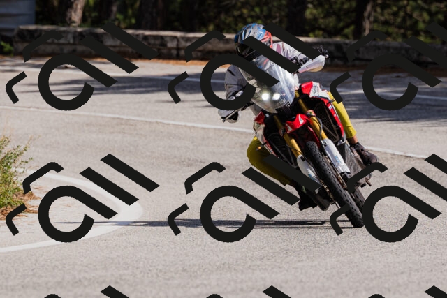 202509061441-_04A7189_c3