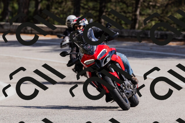 202509061443-_04A7206_c3