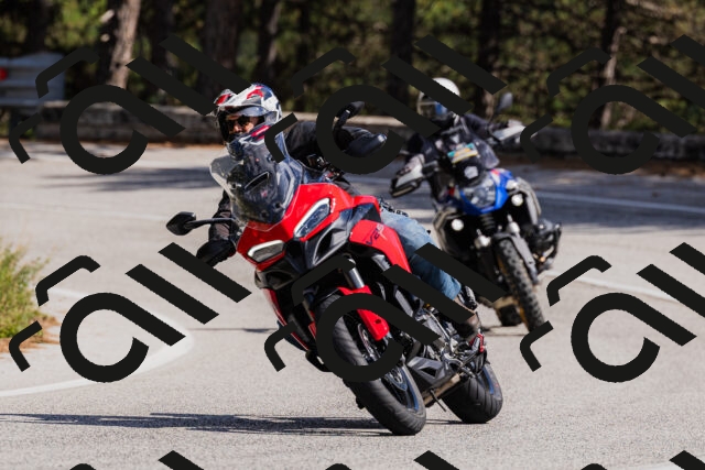 202509061443-_04A7207_c3