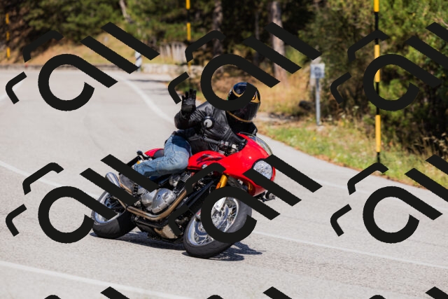 202509061444-_04A7222_c3