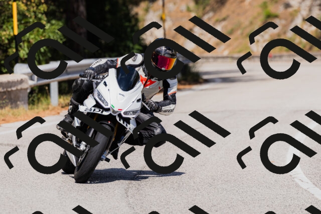 202509061452-_04A7269_c3