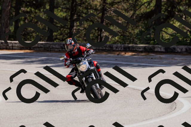 202509061453-_04A7292_c3