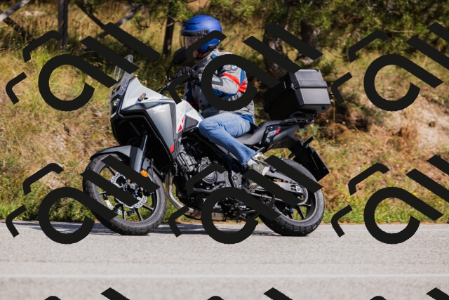 202509061502-_04A7334_c3