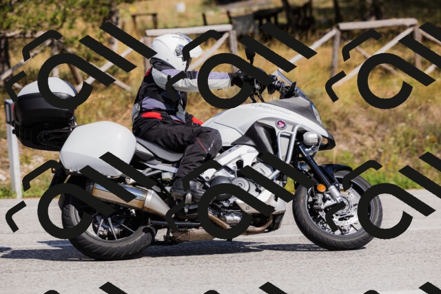 202509061511-_04A7382_c3