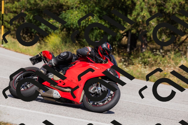 202509061512-_04A7395_c3