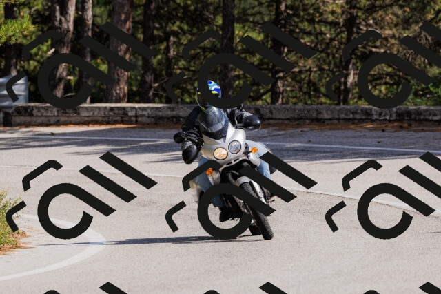 202509061514-_04A7406_c3