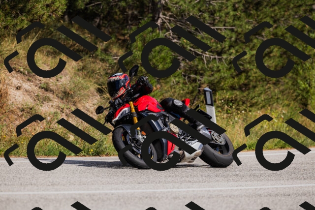 202509061522-_04A7451_c3