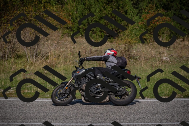 20250907102718-_5002754_am_