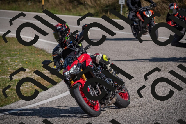 20250907102943-_5002791_am_