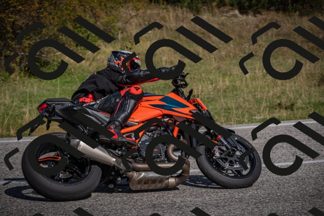 20250907103219-_5002843_am_