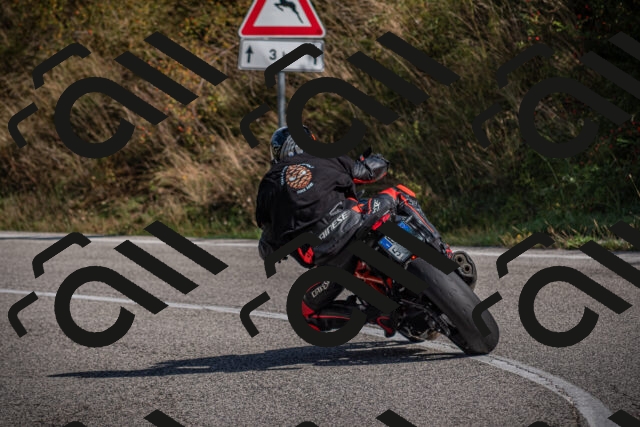 20250907103221-_5002845_am_