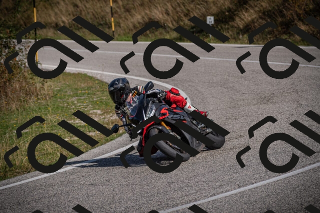 20250907103401-_5002856_am_