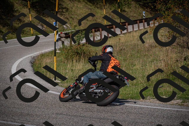 20250907103409-_5002867_am_