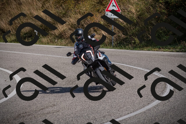 20250907103852-_5002931_am_