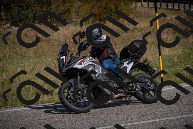 20250907103854-_5002933_am_