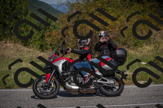 20250907104223-_5002975_am_