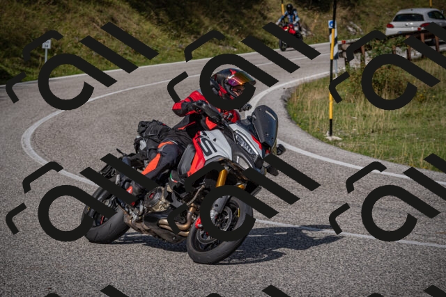 20250907104425-_5003001_am_