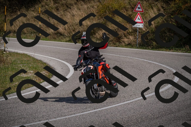 20250907104540-_5003033_am_