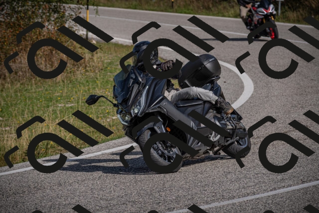 20250907104829-_5003099_am_