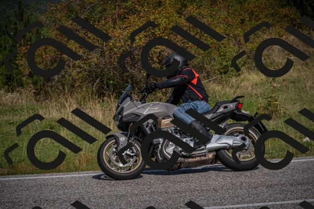 20250907105011-_5003122_am_