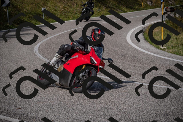 20250907105215-_5003159_am_