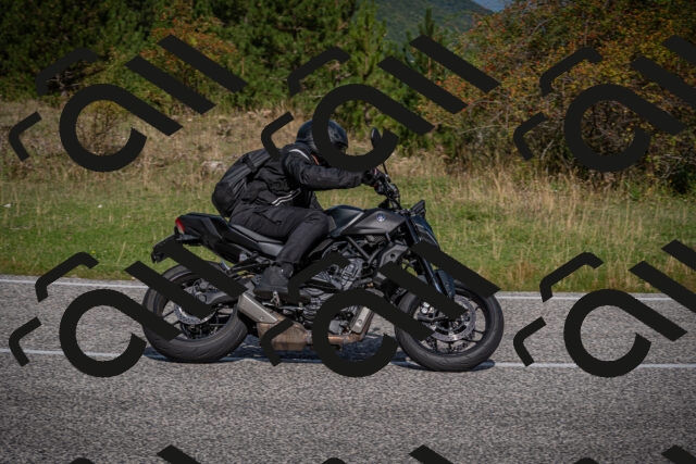 20250907105218-_5003163_am_