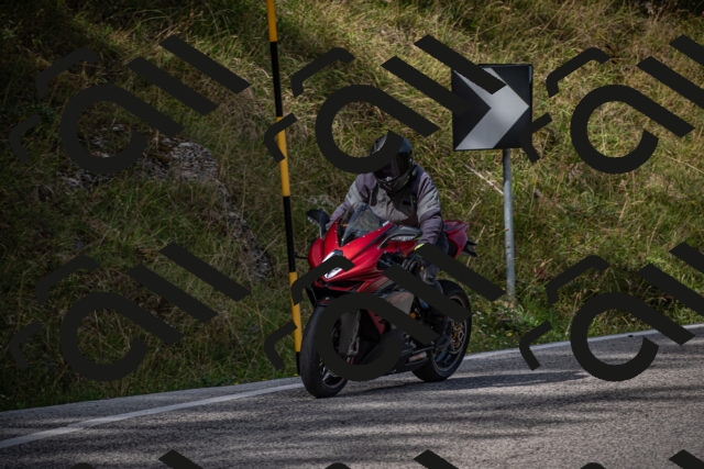 20250907105244-_5003164_am_