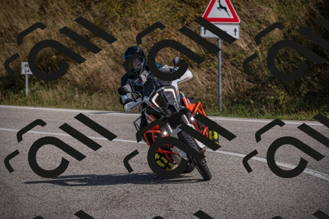 20250907105422-_5003176_am_