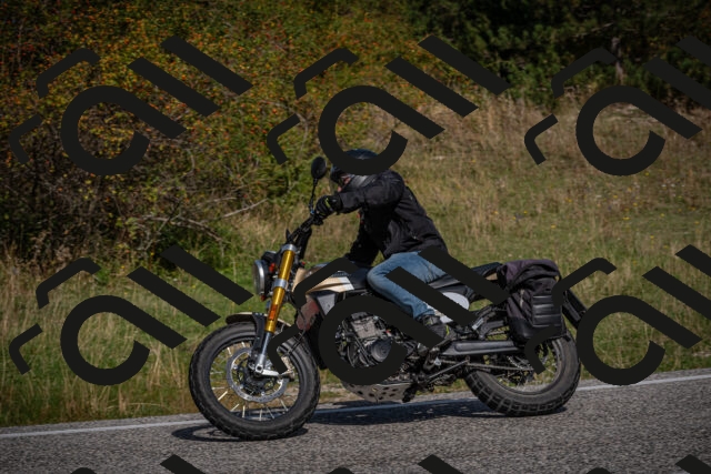 20250907105712-_5003210_am_