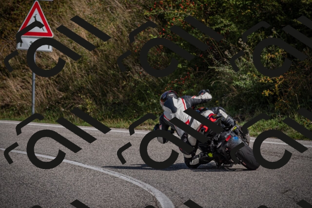 20250907110033-_5003291_am_