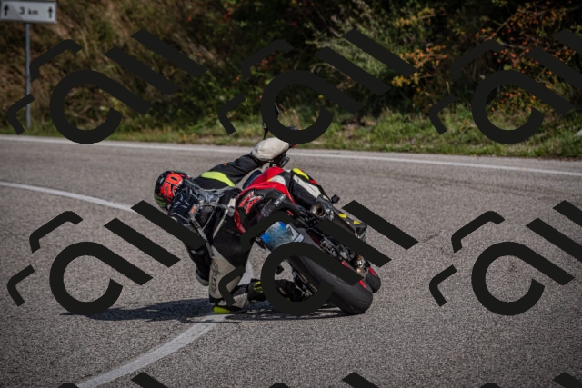 20250907111228-_5003441_am_