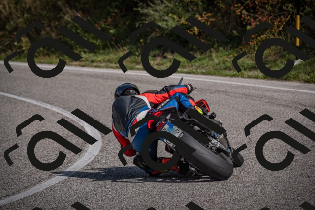 20250907111247-_5003457_am_