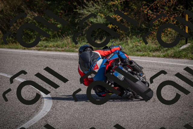 20250907111247-_5003458_am_