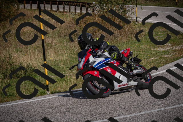 20250907111547-_5003557_am_