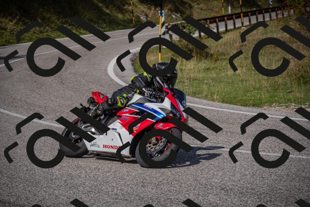 20250907111811-_5003621_am_